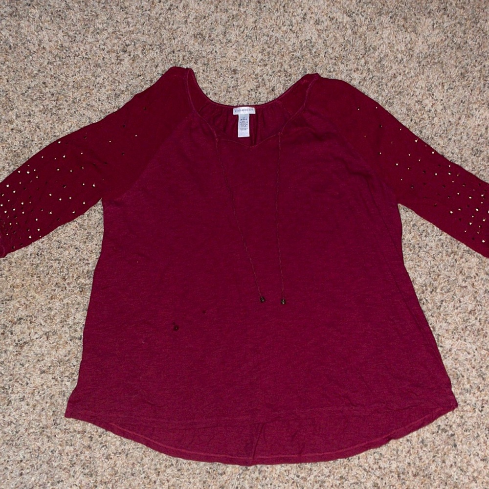 Burgundy top with nailhead decoration